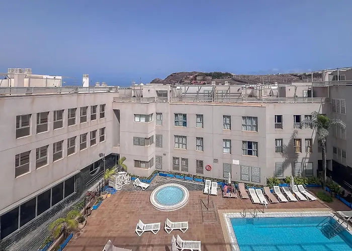 Alloggio in famiglia Playa With Pool